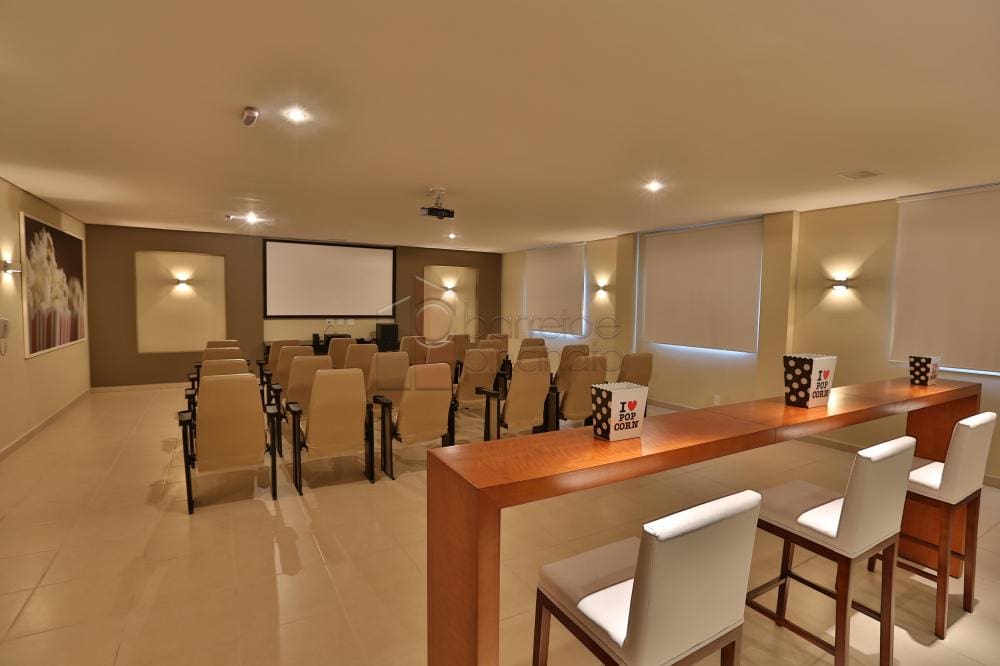 Sala de cinema e home theater dos apartamentos Atmosphera Natural Living em Jundiaí